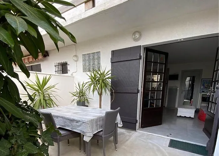 Lumineux Avec Terrasse شقة آركاشو